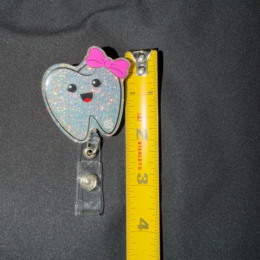 Glitter Tooth Badge Reel with Pink Bow and Small Pouch - Picture 2 of 6
